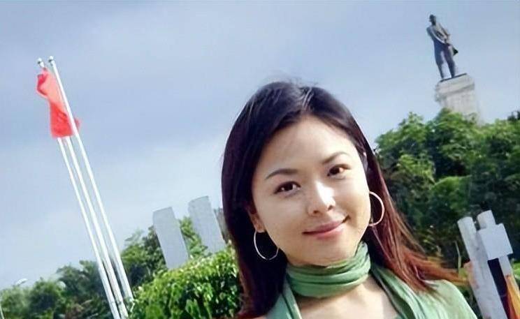 《凤凰卫视》主持人谢亚芳近照,超有女神范!