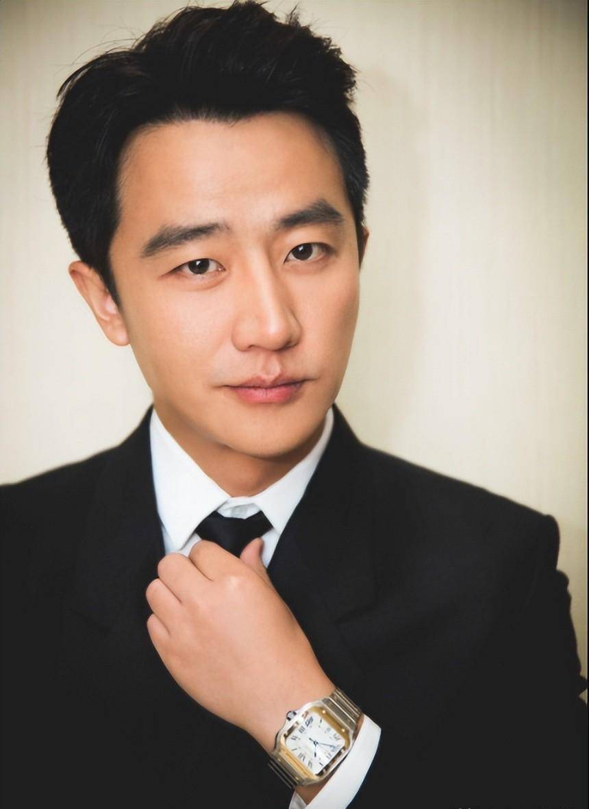 黄轩:3年内连失3位至亲,15封家书让人感动,恐婚原因让人感叹