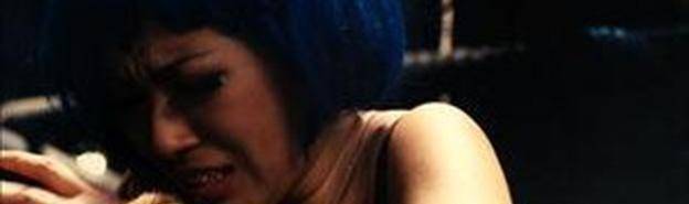 《让子弹飞》中那个"肚兜被扯"的女孩如今怎样了?_赵铭_姜文_电影