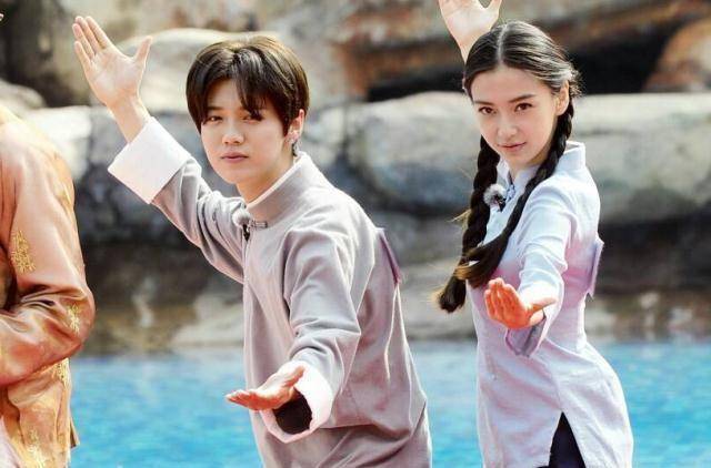 《遇见天坛》的常驻嘉宾有黄明昊,苗苗以及冯绍峰,而且在第一期就有