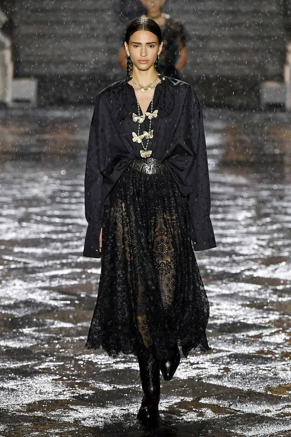 dior 2024早春成衣秀_图案_刺绣_显得