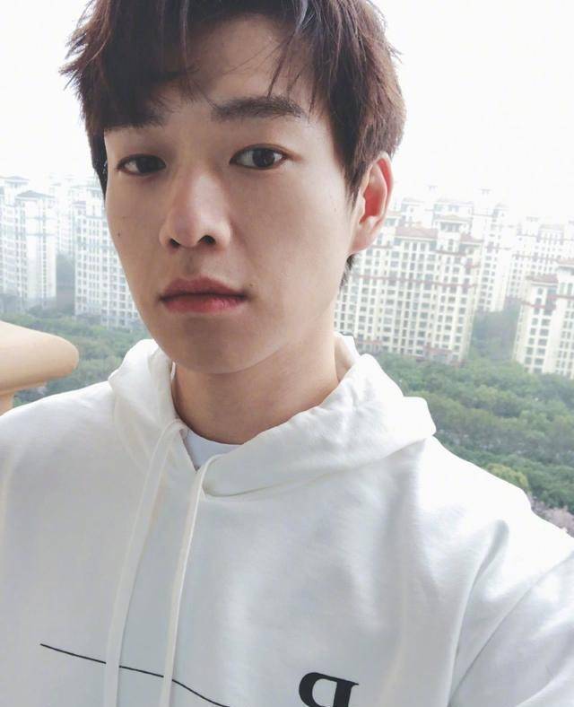 《密逃2》杨幂邓伦惊喜回归,但却没见魏大勋,网友:为了避嫌?