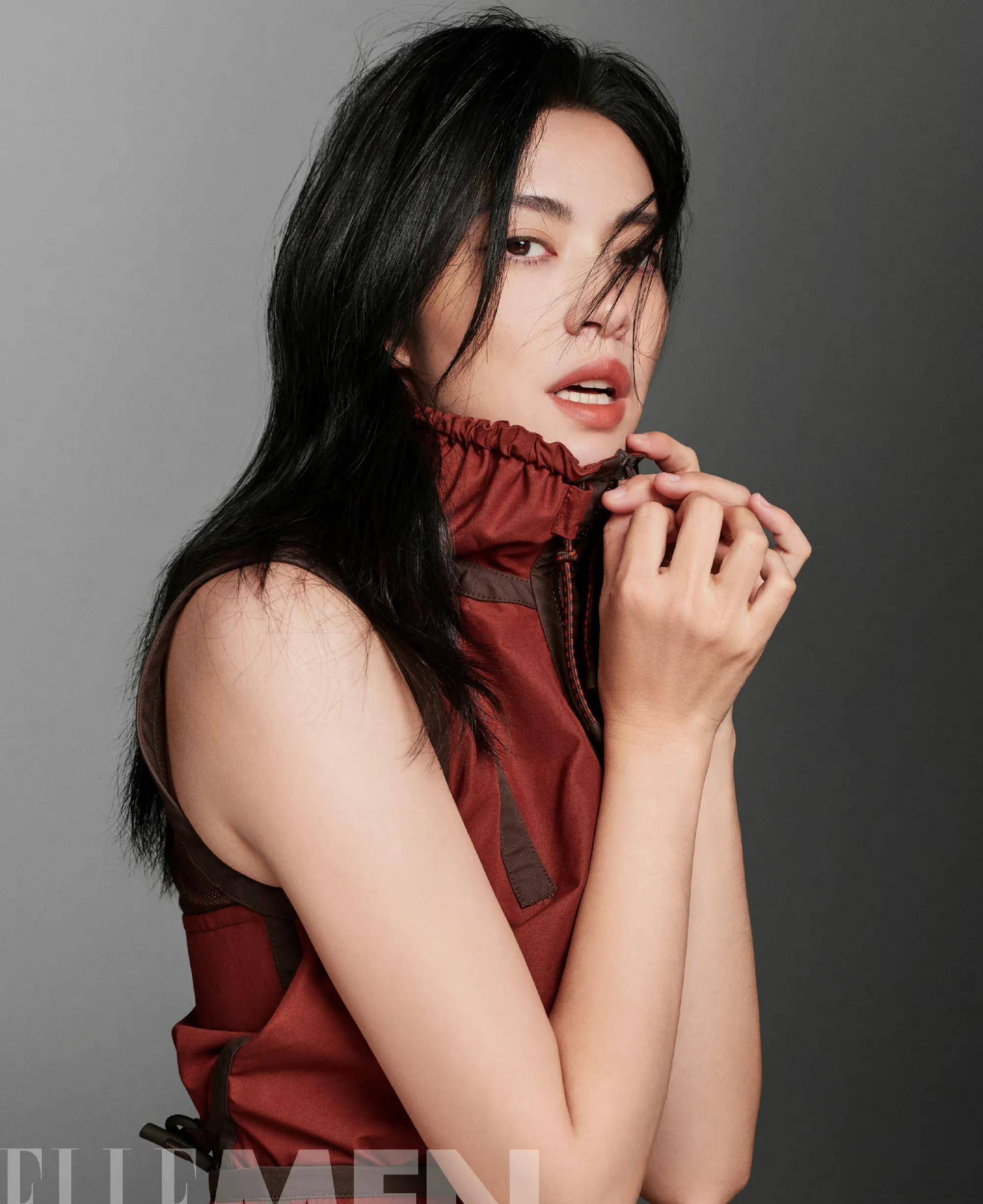 姚晨登上《ellemen》二月刊封面,气场强,身材好,霸气又酷又有型_时尚