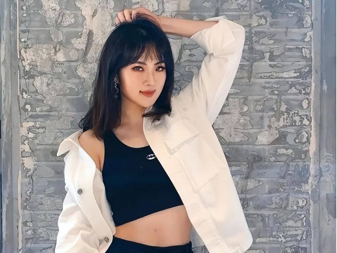 "华为千金"姚安娜,住着5亿豪宅,还有私人飞机,却非要当明星_女儿