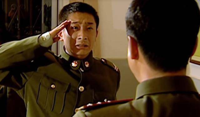 《士兵突击》钢七连的老末白铁军,为何能够受到所有人的尊重?