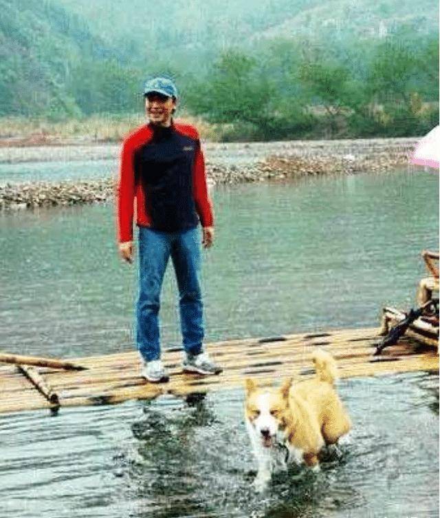 爱过陈冲,让林青霞迷恋的尊龙,为何68岁却只有狗和2棵树相伴_电影