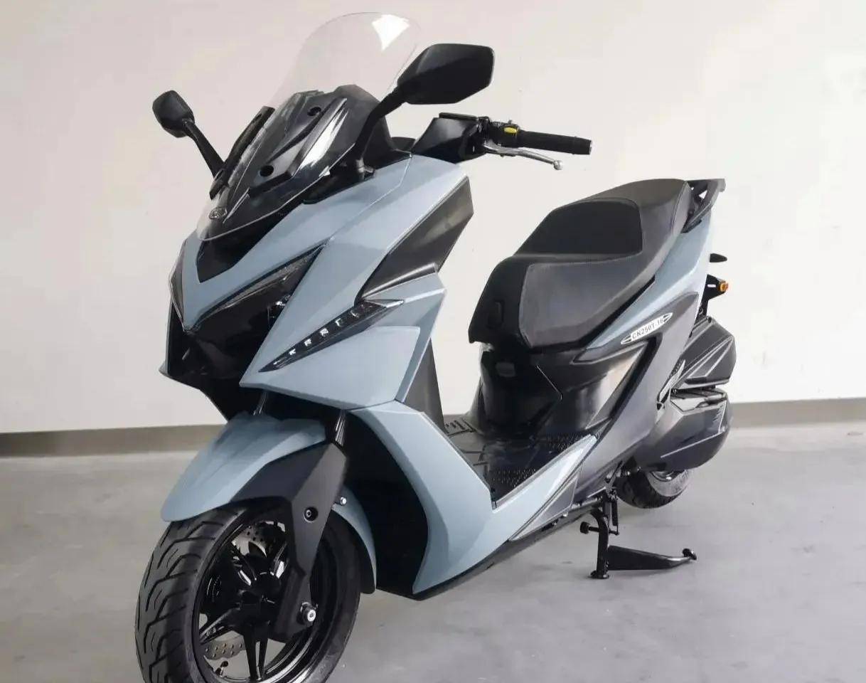 光阳新款250cc平踏板,换装四气门发动机,颜值不赖_搜狐汽车_搜狐网