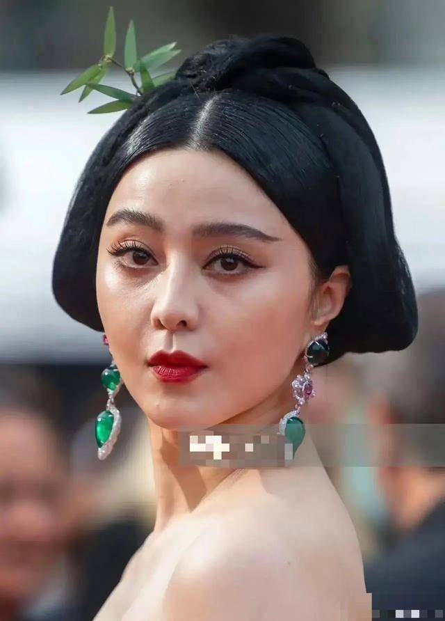 一场戛纳红毯,扯下了范冰冰最后的遮羞布_高叶_张雨绮_网友