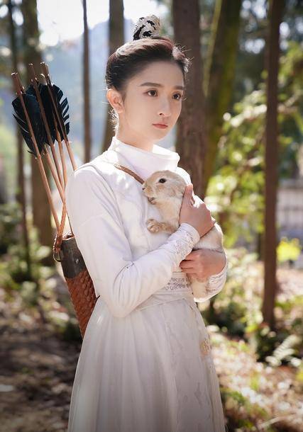 《小女霓裳》谢家遭流放,小霓好可怜,欧阳子虞此时忘了小霓_王爷_谢小