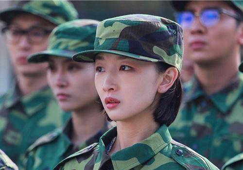 《阳台上》上映一周票房仅300多万,特别主演周冬雨何以这么红?