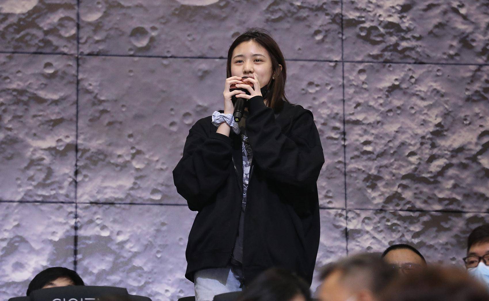 章子怡继女,汪峰的大女儿小苹果,汪曼熙进军乐坛网民看好"最快走红星