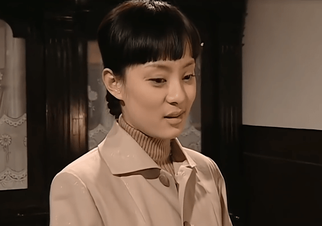 《亮剑》之后孙俪的事业突飞猛进,成功跻身了一线演员之列,在事业高歌