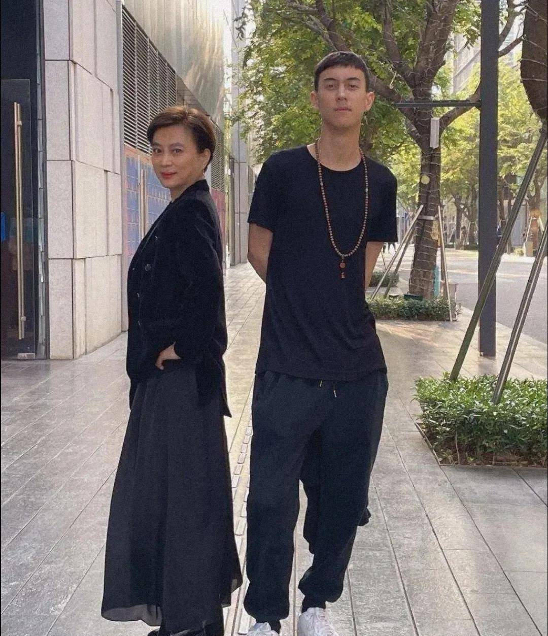 美女星所生混血儿子,有的帅,有的丑,有的一点不像妈_韦唯_宁静_迈克尔