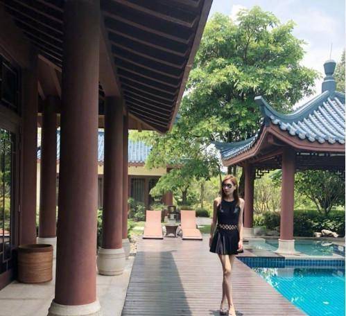 44岁杨恭如晒了一组泳装照,网友:身材好的人才敢这么穿!