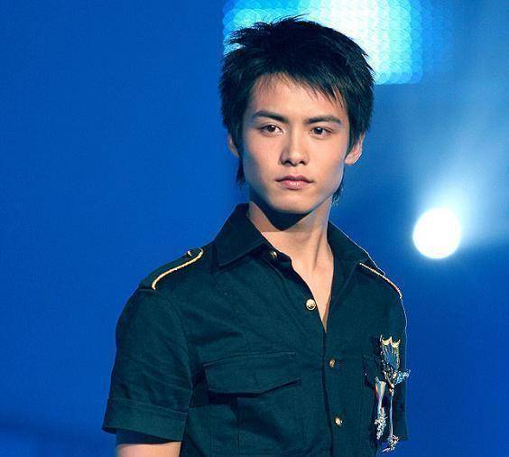 35岁马天宇接受采访,称讨厌被依靠,爱照顾人都是原生家庭惹得祸_姐姐