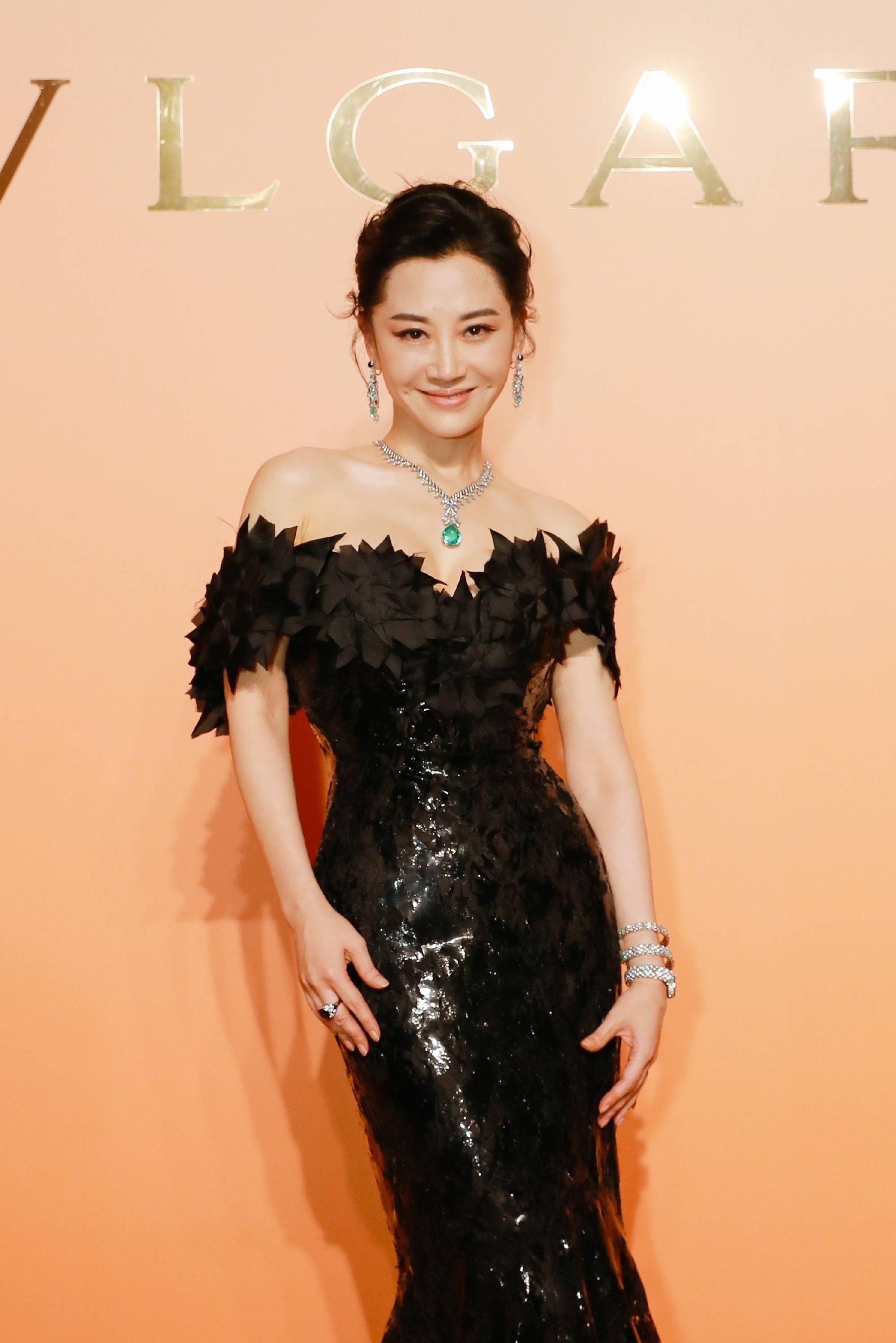 7位会美丽的"半老徐娘"女星,在时尚时尚面前,白幼瘦不值一提_身材