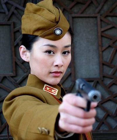 演军人不招吐槽的女星,只服这8位,颜值高不说,还最具军人气质_军装