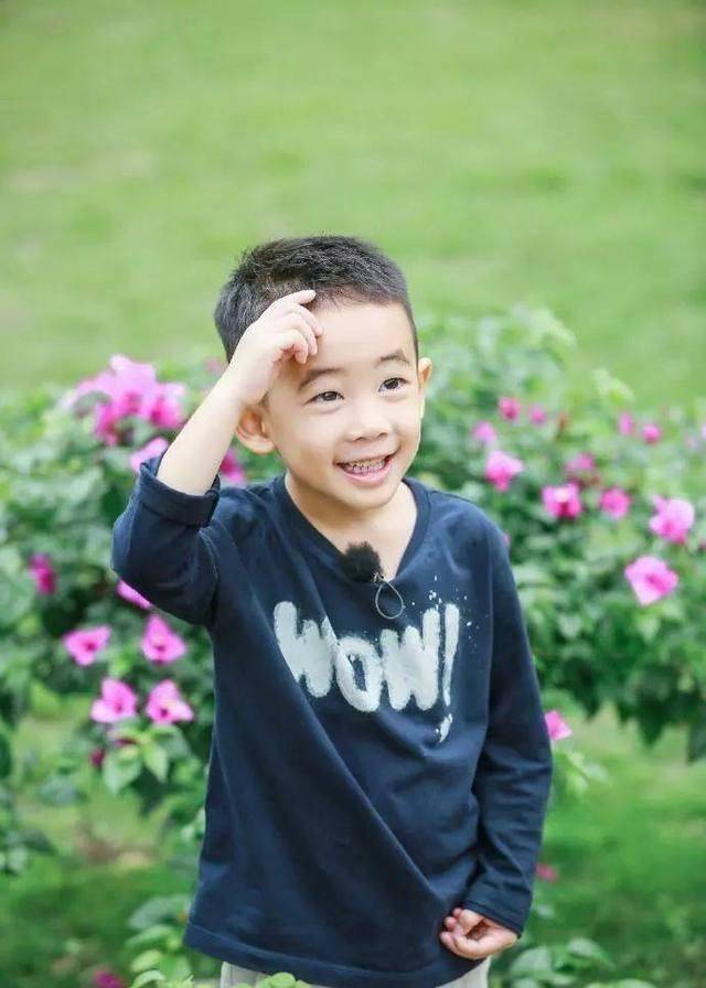 也很注重对jasper的培育,所以才会有今天的懂事而又可爱的孩子,成长