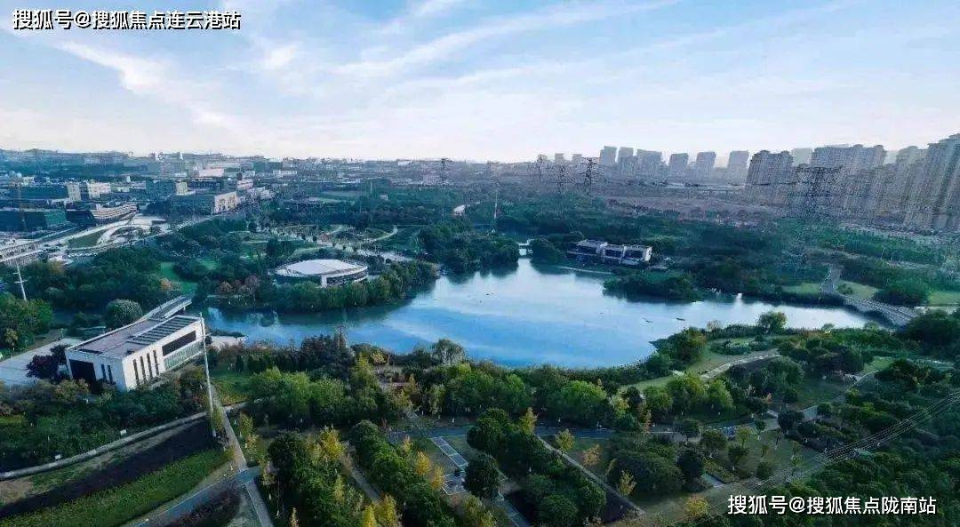 项目还毗邻九里河湿地公园,南兴塘河湿地公园(在建)双湿地生态公园