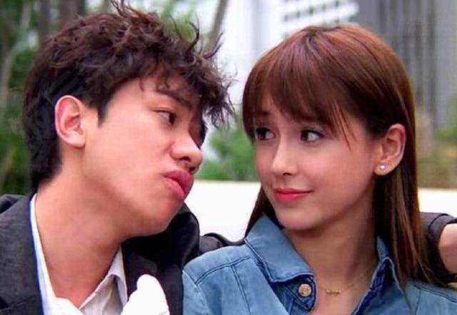 她在片里的一颦一笑,用惊为天人来形容也不为过,angelababy在电影中