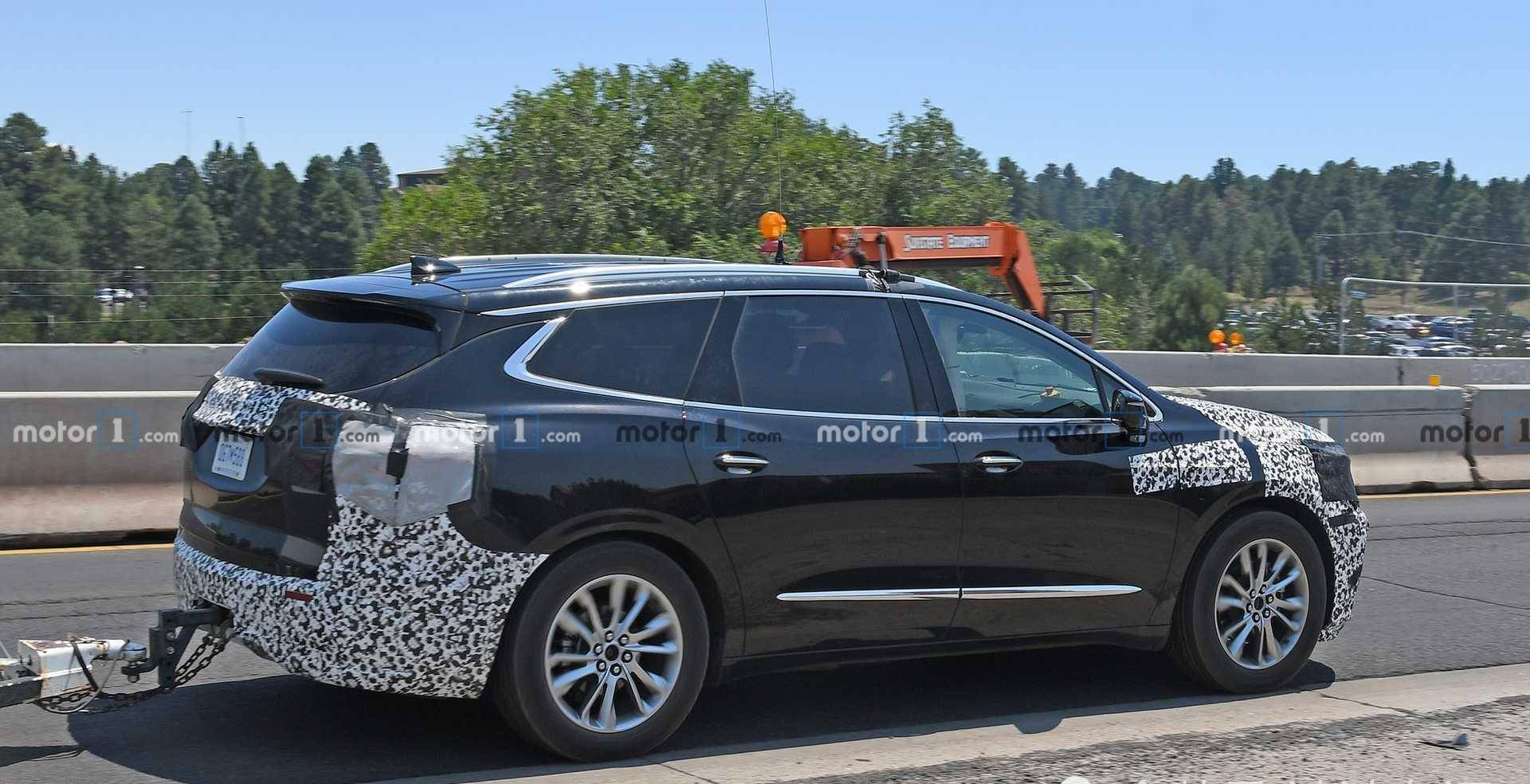 新款昂科雷海外版路试,整体风格没变,前脸或进行升级_搜狐汽车_搜狐网