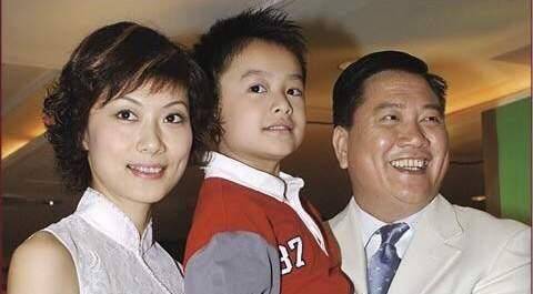 带二婚妻子拍结婚照,小16岁河南媳妇排面大_郭明黎_婚纱照_视频