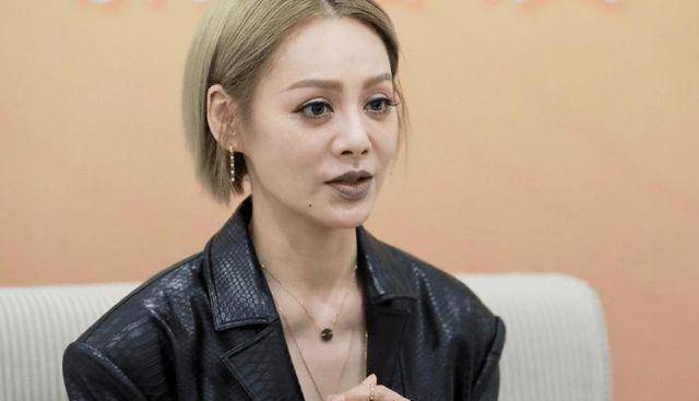 49岁宁静,体重常年保持在90斤,看到她的方法,网友:难怪能瘦_身体_健身