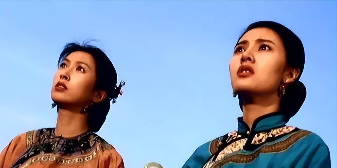 李连杰在剧中耍帅,而郭蔼明饰演的女二号则更加娇俏任性,让人看后印象