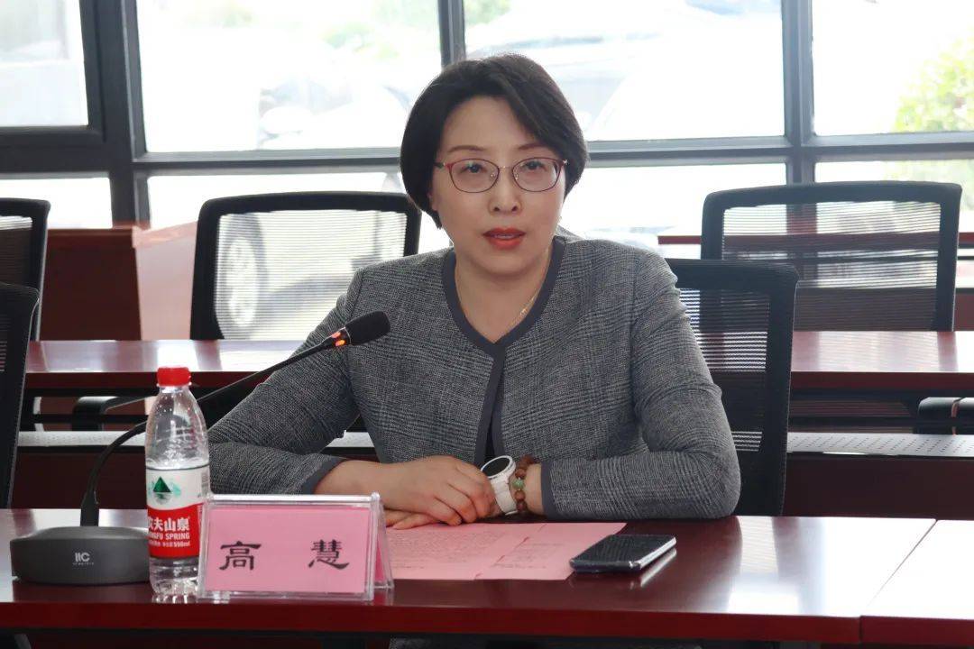 市体育局党组书记,局长薛飞,党组成员,副局长邓金祥,群体处叶新成处长