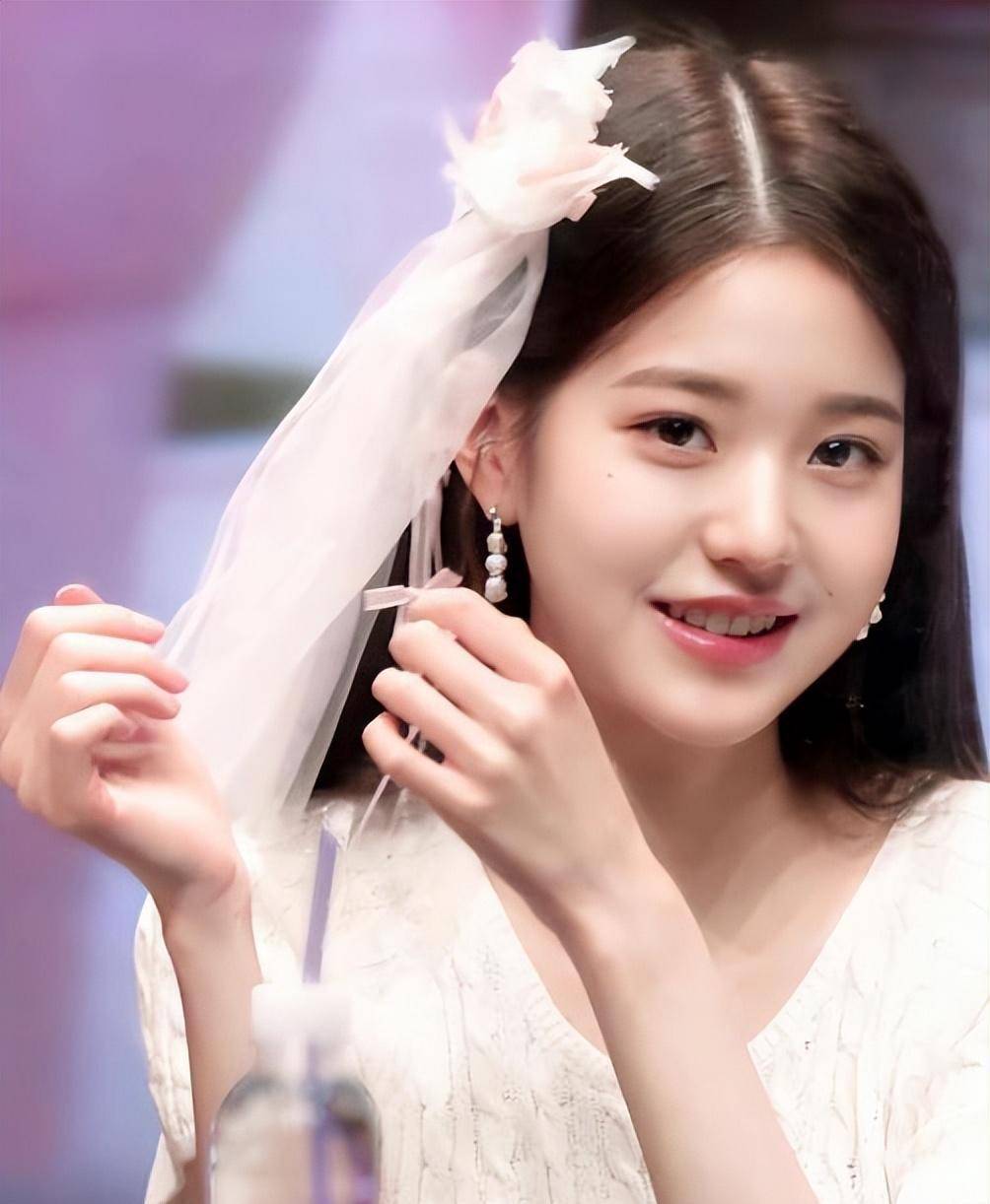 从小就是美人胚子,被赞是颜值天花板_张元英_因为_风格