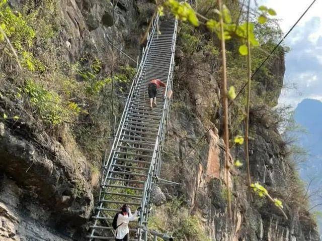 日前播出首集,陳貝兒到訪四川的涼山彝族自治州,她跟攝製隊並要走過