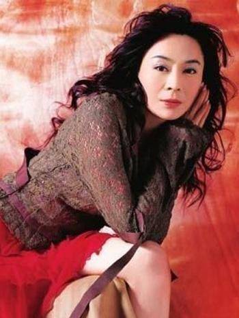 爱的痴狂,恨的荒唐,喻可欣与刘德华分手36年,始终不愿醒来_感情_发展