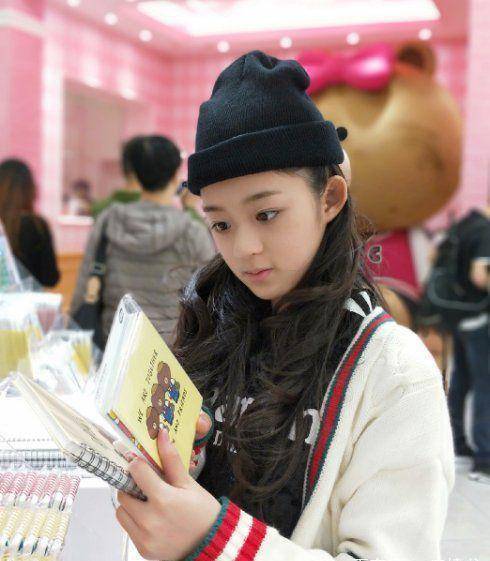 扒扒凭《听雪楼》《筑梦情缘》霸屏的两大00后童星之身世背景_杨幂