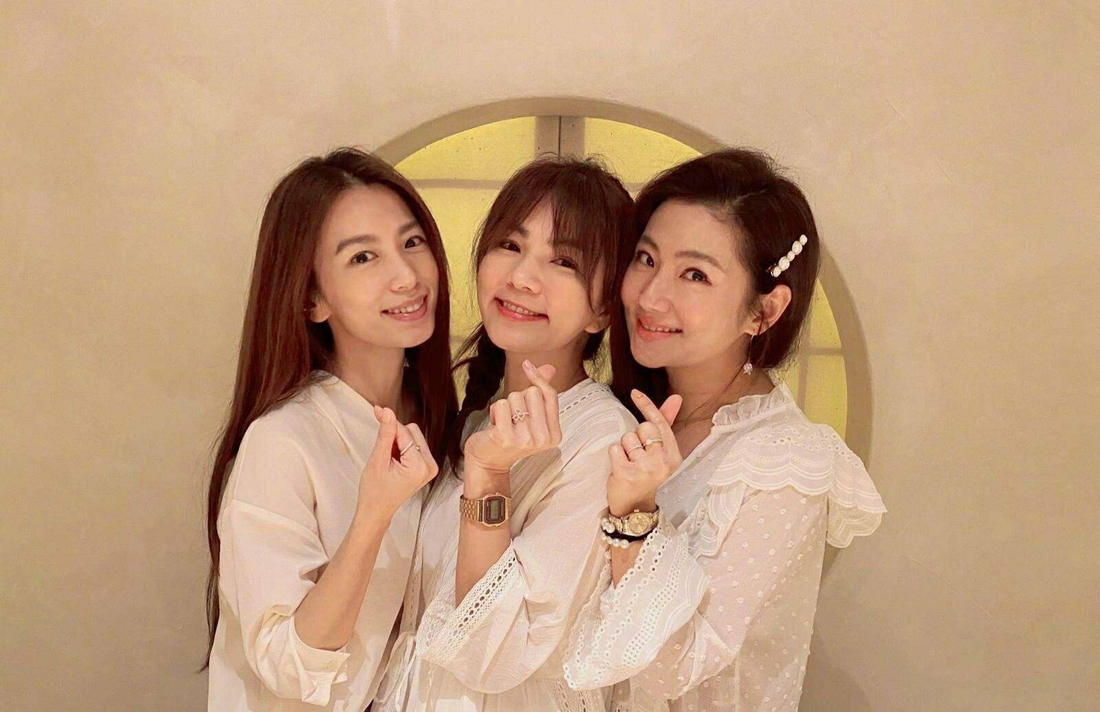 selina生日促she合体,发文:我是被老天眷顾的人.