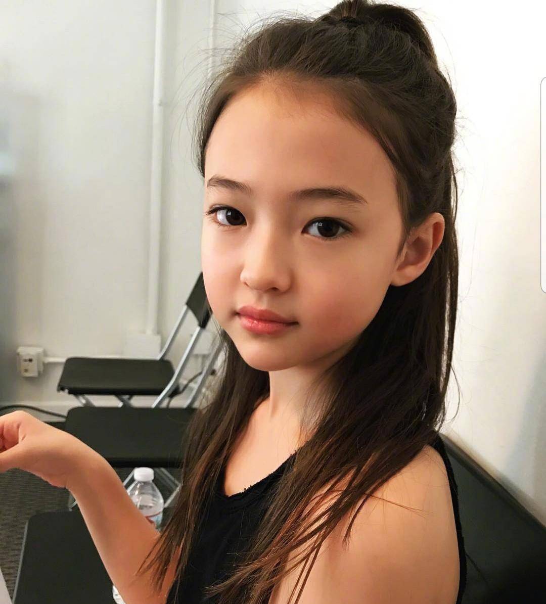 jennine师妹颜值逆天,论穿搭还不如这个11岁小孩_gross_ella_时尚