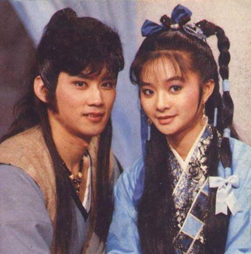 有剃头留辫子……阿珂:再看台中视李小飞版《鹿鼎记》吴君如饰演曾柔