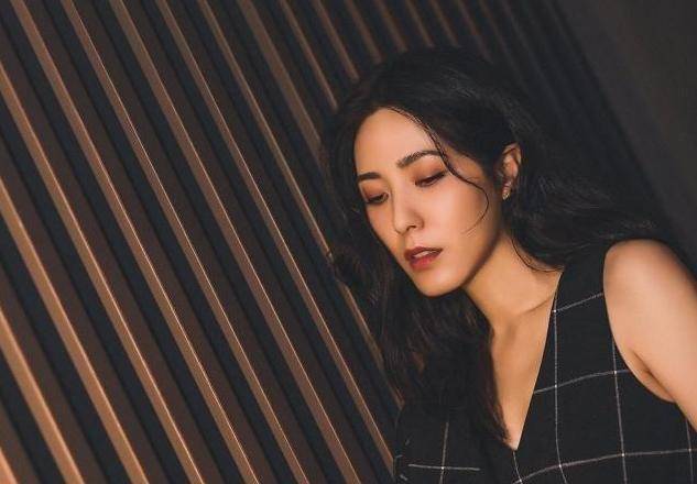 被指"旺夫命"的她,三任前男友均获影帝,貌美人不红43岁还未嫁_曾黎