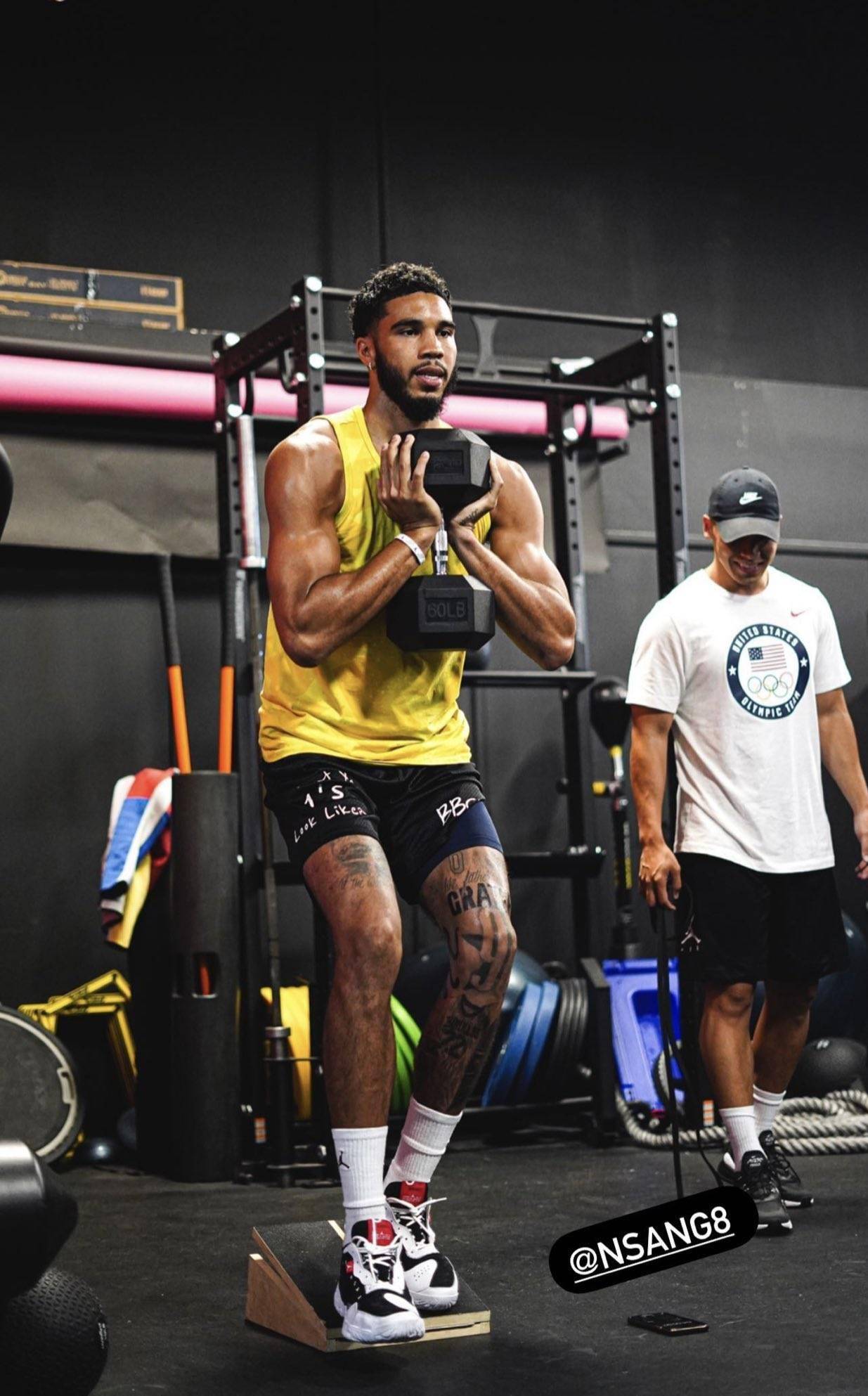 字母哥皮包骨,奥尼尔瘦的像麻杆_塔图姆_库里_比赛