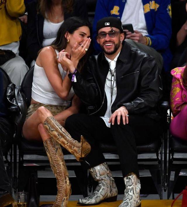 卡戴珊姐妹中,不仅金·卡戴珊去看了湖人队的比赛,詹娜姐姐也带着新