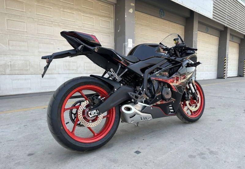 「北京摩展」凯越450rr 实车亮相,的确有点杜卡迪兮兮!