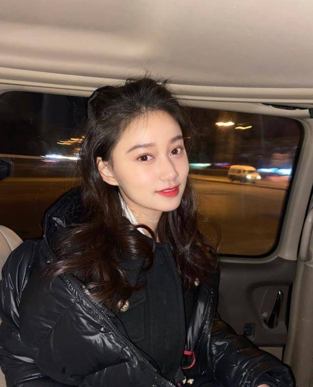 北电校花夏梦晒庆生照,男友视角下颜值超高,变身冰雪公主惹人爱_生日