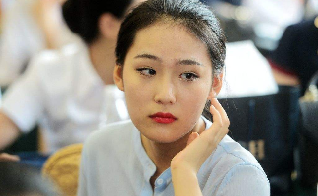 女面试官:帮我洗内衣,马上就能入职,愿意吗?