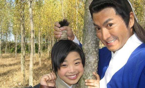 被群嘲"最丑童星",因为长相而落榜北电,没戏拍,现遭质疑整容_王莎莎