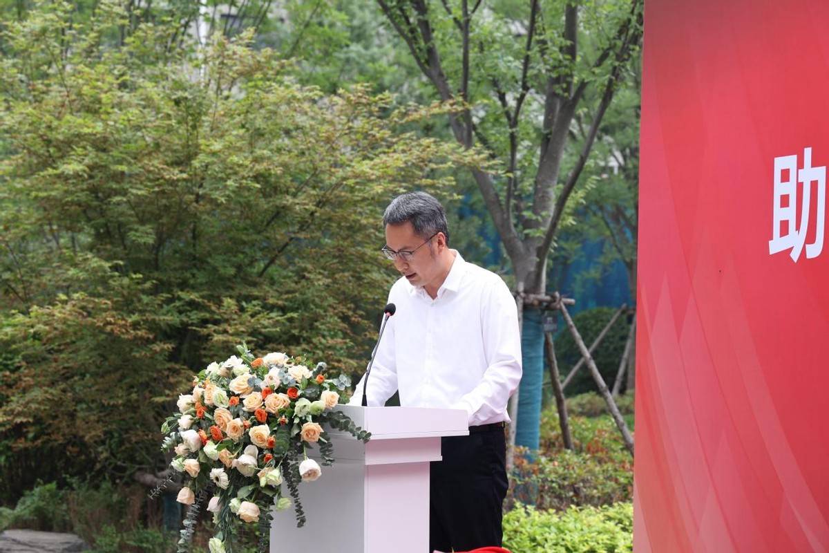 签约仪式上,潍城区副区长张伟对合作寄予厚望,表示:"教育是驱动城市
