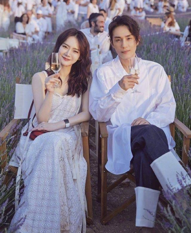 后李承铉慢慢就淡出观众的视野了,直到旅行真人秀综艺《想想办法吧!