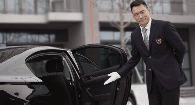 车技一般却成为赵本山的司机,专职司机竟精通"十八般武艺"!