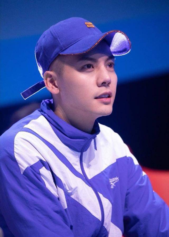 随后bruna被扒出许多与陈伟霆有关的