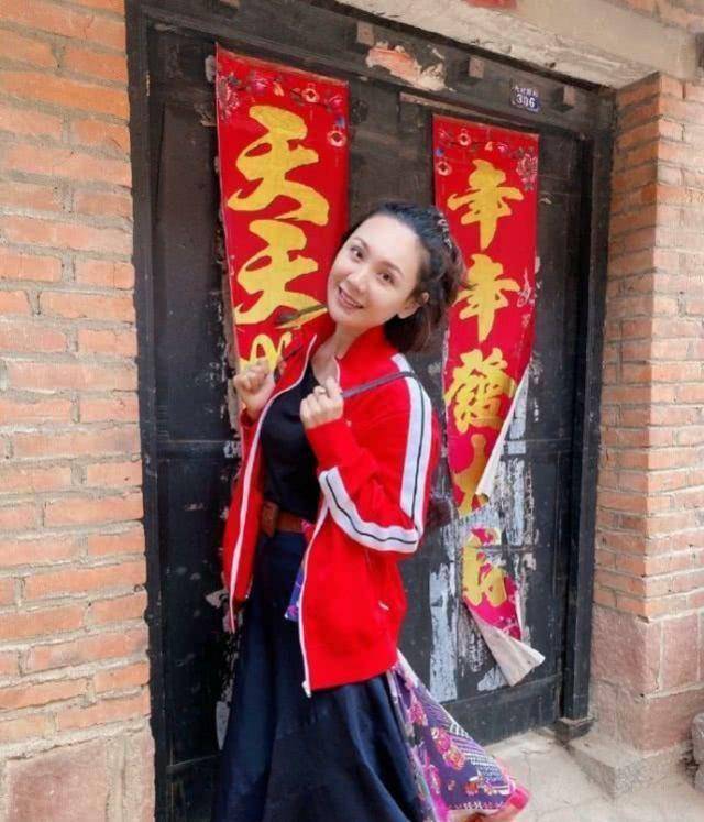 程莉莎跟郭晓冬回农村,一家三口温馨美满,干农活被赞接地气_国庆_旅游