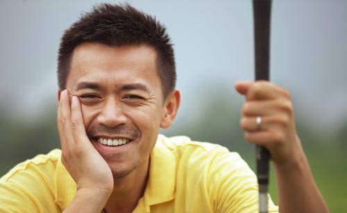 48岁王学兵身材发福脸黑成炭,23年演艺成影帝,为啥突然不红了?