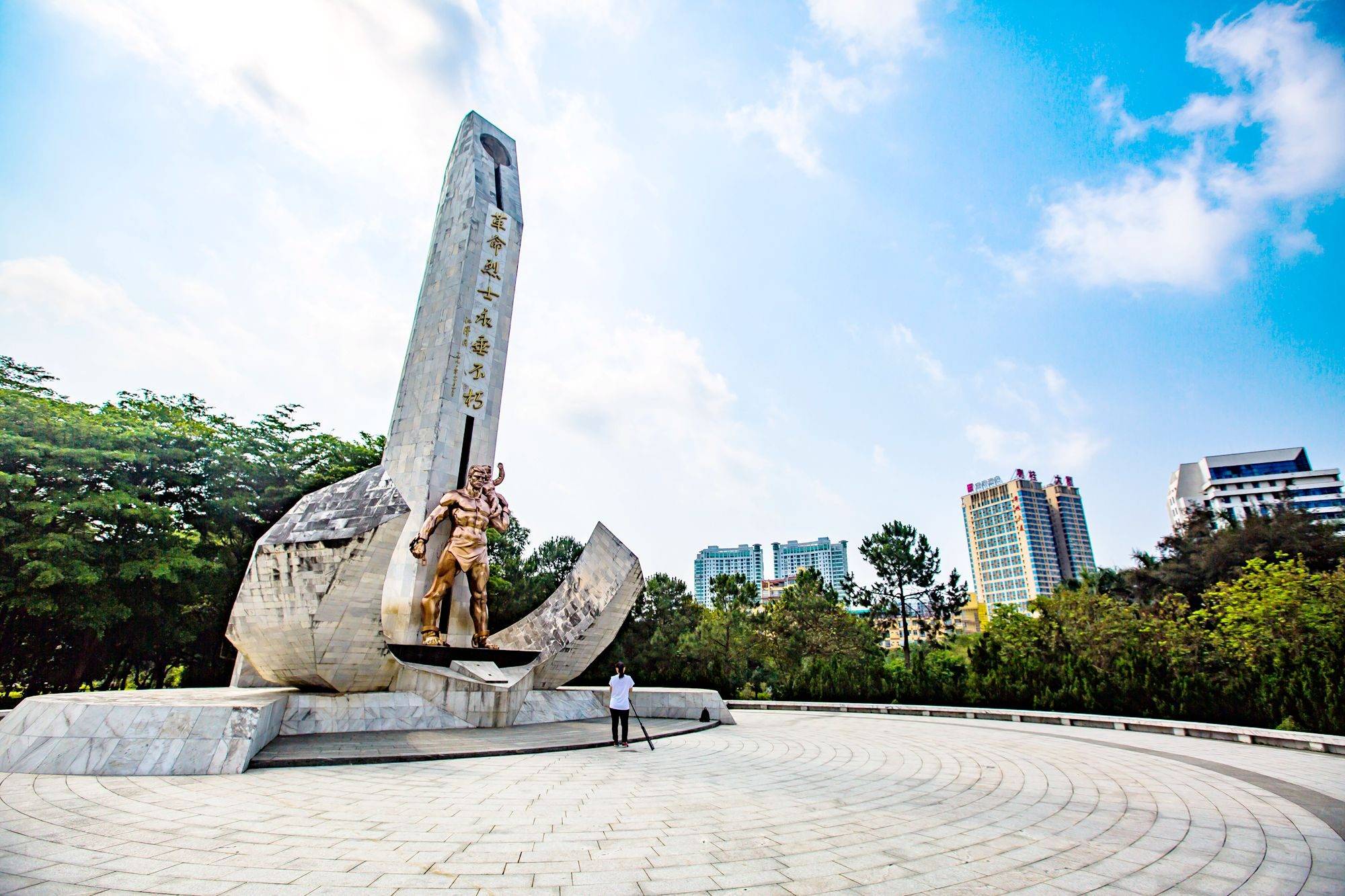 北海长青公园,以纪念为主题的综合性公园,是休闲娱乐的好去处_坦克